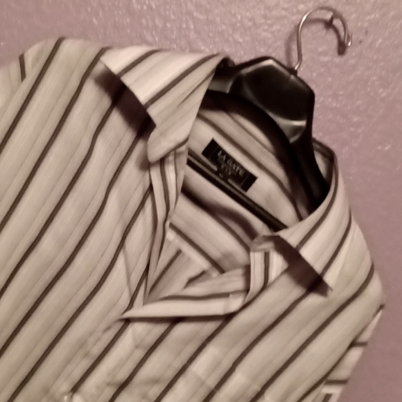 Button up - Picture 1 of 1